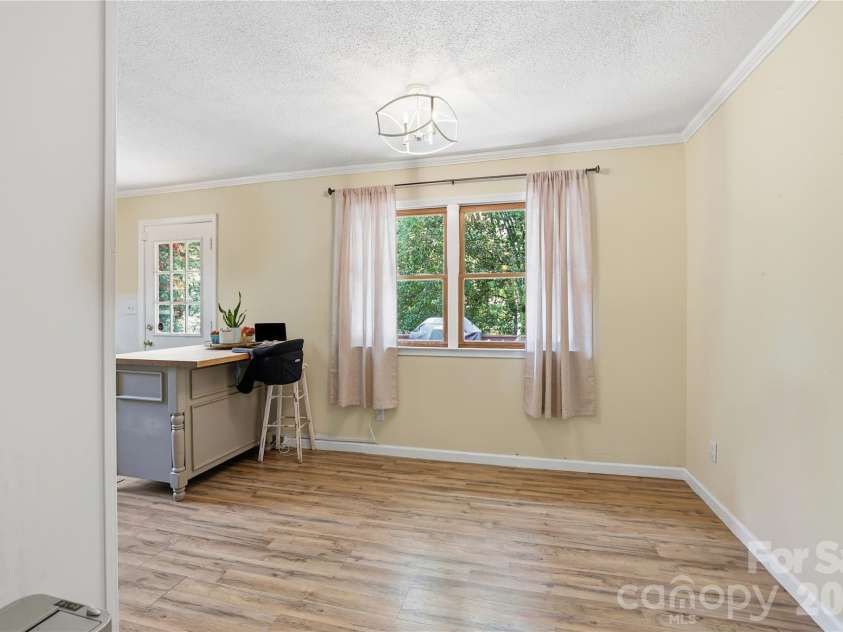 6337 Welford Road, Charlotte, NC 28211.  MLS# CAR4404459, YatesRealty ID 37839. 