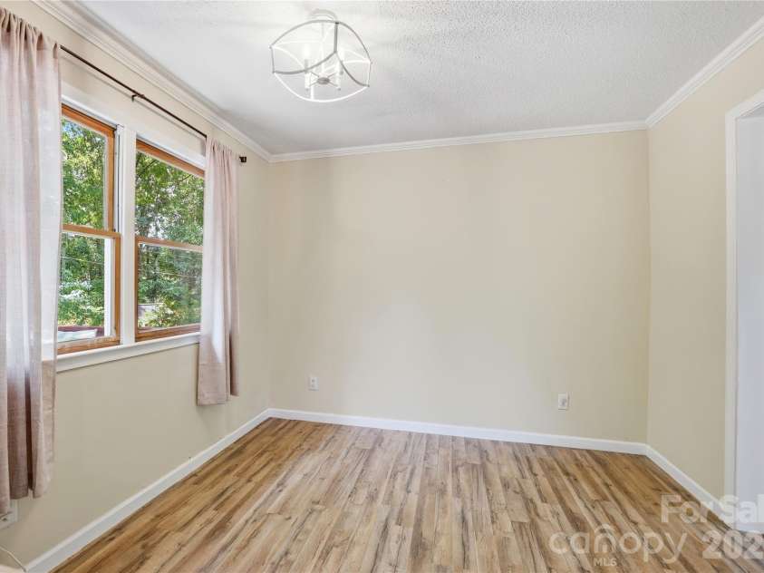 6337 Welford Road, Charlotte, NC 28211.  MLS# CAR4404459, YatesRealty ID 37839. 