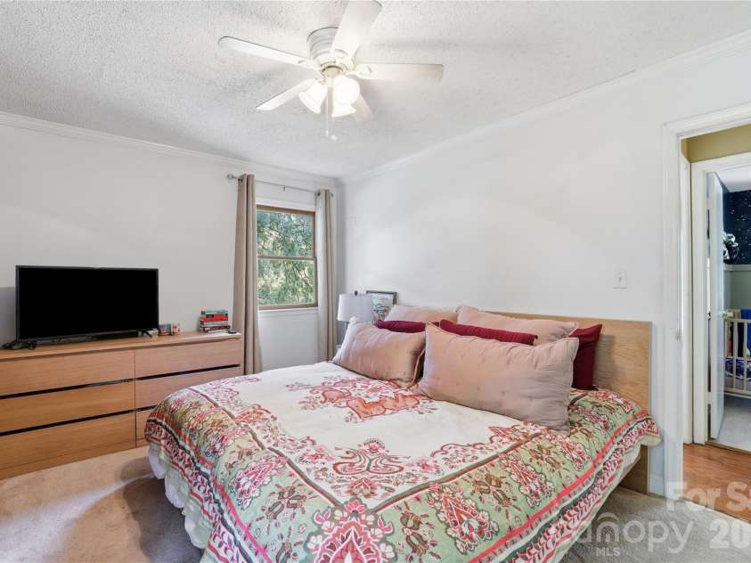 6337 Welford Road, Charlotte, NC 28211.  MLS# CAR4404459, YatesRealty ID 37839. 