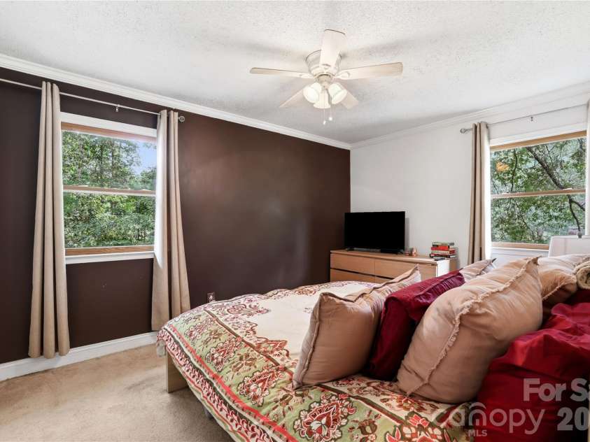 6337 Welford Road, Charlotte, NC 28211.  MLS# CAR4404459, YatesRealty ID 37839. 