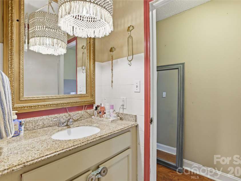 6337 Welford Road, Charlotte, NC 28211.  MLS# CAR4404459, YatesRealty ID 37839. 