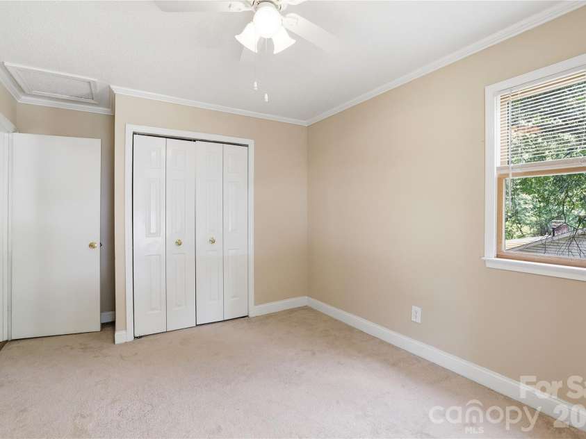 6337 Welford Road, Charlotte, NC 28211.  MLS# CAR4404459, YatesRealty ID 37839. 