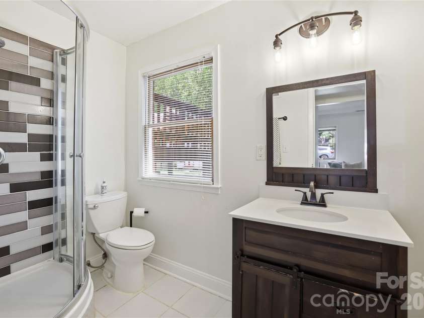 6337 Welford Road, Charlotte, NC 28211.  MLS# CAR4404459, YatesRealty ID 37839. 