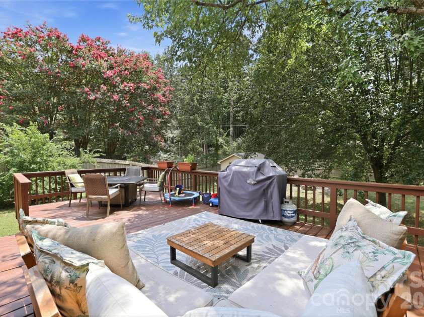 6337 Welford Road, Charlotte, NC 28211.  MLS# CAR4404459, YatesRealty ID 37839. 