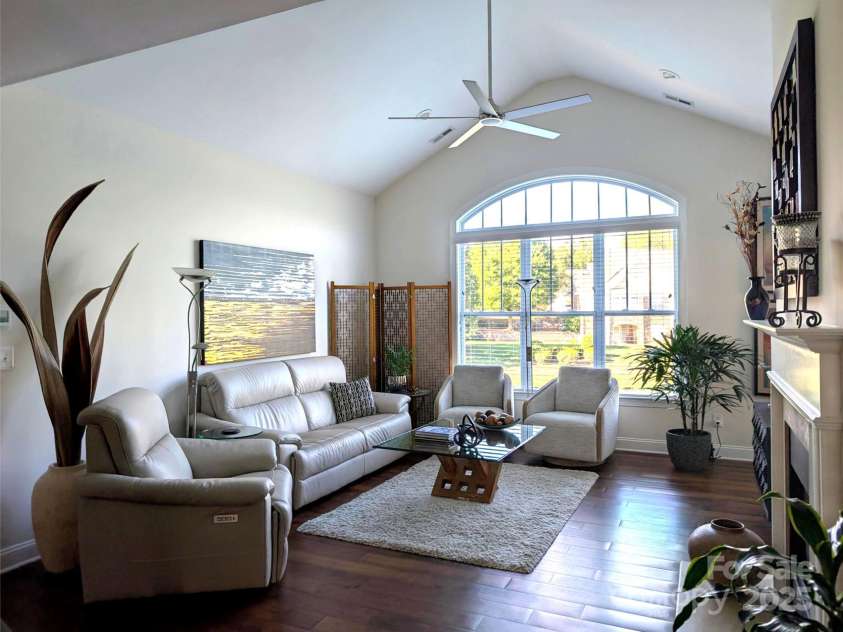 2666 Bellasera Way, Matthews, NC 28105.  MLS# CAR4311414, YatesRealty ID 3784. 