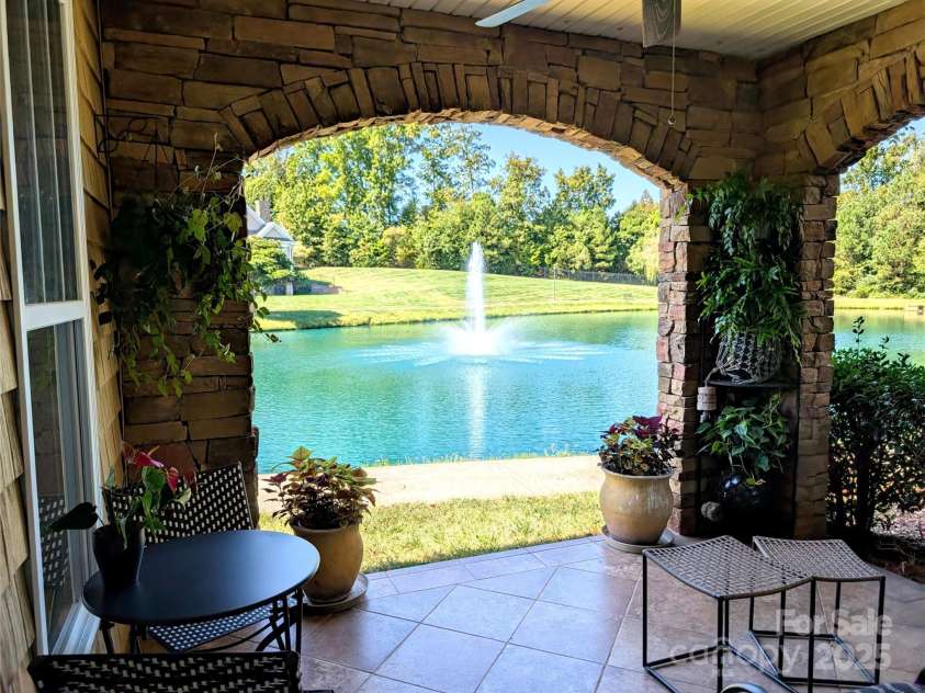 2666 Bellasera Way, Matthews, NC 28105.  MLS# CAR4311414, YatesRealty ID 3784. 