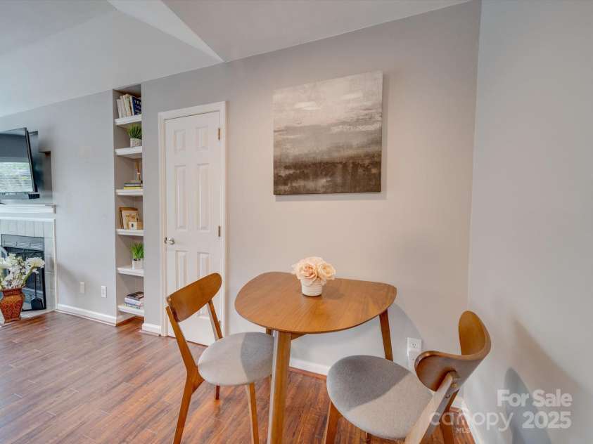 517 Graham Street, Charlotte, NC 28202.  MLS# CAR4247930, YatesRealty ID 3784. Dining area