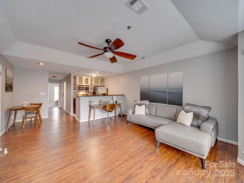 517 Graham Street, Charlotte, NC 28202.  MLS# CAR4247930, YatesRealty ID 3784. Look how opened