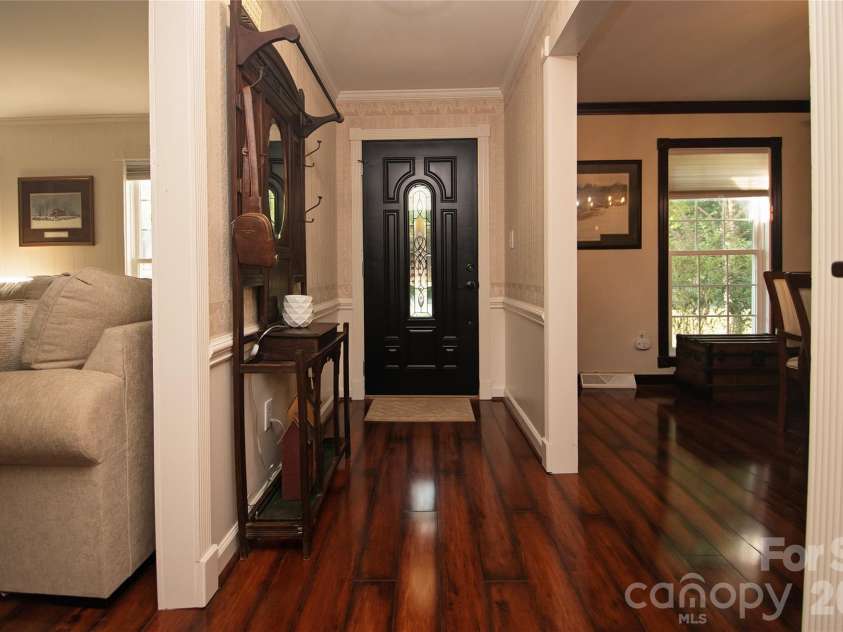 8301 Abercorn Lane, Charlotte, NC 28227.  MLS# CAR4404705, YatesRealty ID 37841. 