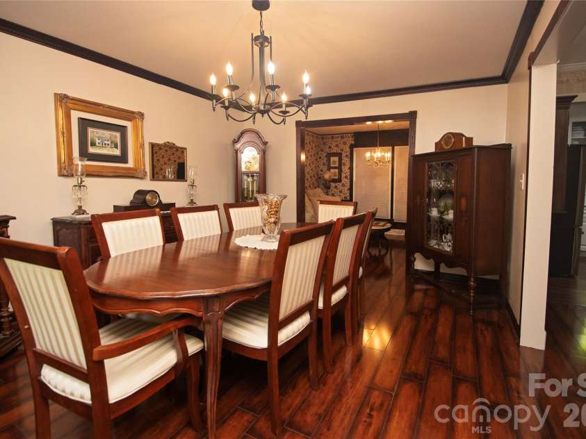 8301 Abercorn Lane, Charlotte, NC 28227.  MLS# CAR4404705, YatesRealty ID 37841. 
