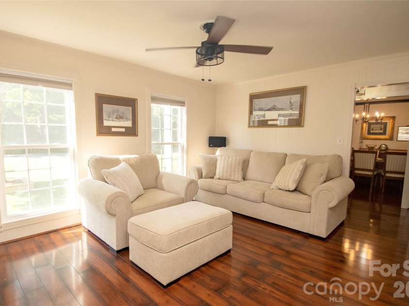 8301 Abercorn Lane, Charlotte, NC 28227.  MLS# CAR4404705, YatesRealty ID 37841. 