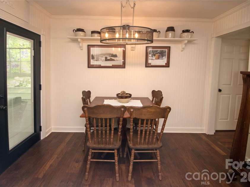 8301 Abercorn Lane, Charlotte, NC 28227.  MLS# CAR4404705, YatesRealty ID 37841. 