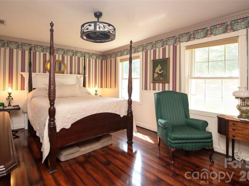 8301 Abercorn Lane, Charlotte, NC 28227.  MLS# CAR4404705, YatesRealty ID 37841. 