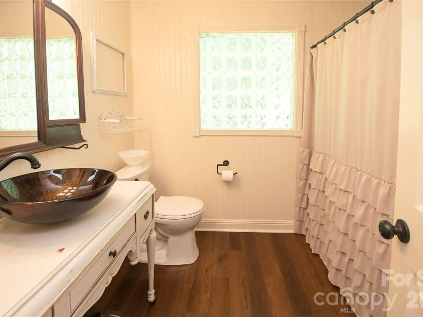 8301 Abercorn Lane, Charlotte, NC 28227.  MLS# CAR4404705, YatesRealty ID 37841. 