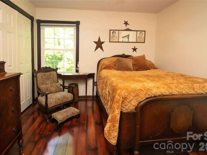 8301 Abercorn Lane, Charlotte, NC 28227.  MLS# CAR4404705, YatesRealty ID 37841. 