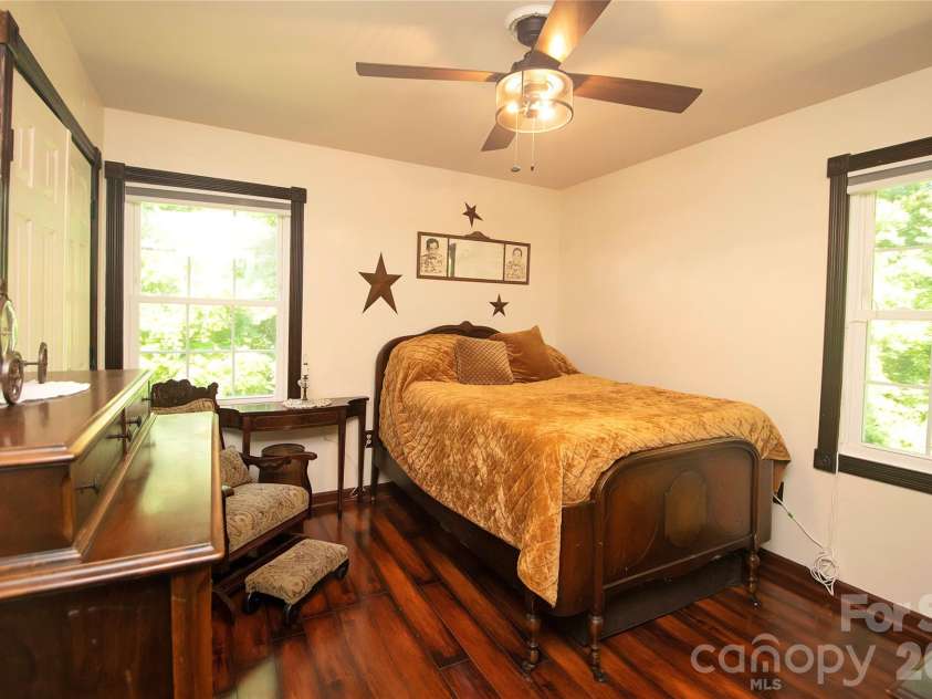 8301 Abercorn Lane, Charlotte, NC 28227.  MLS# CAR4404705, YatesRealty ID 37841. 