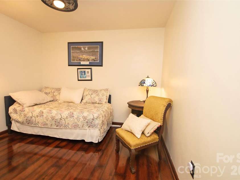 8301 Abercorn Lane, Charlotte, NC 28227.  MLS# CAR4404705, YatesRealty ID 37841. 