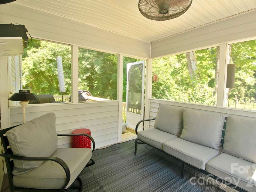 8301 Abercorn Lane, Charlotte, NC 28227.  MLS# CAR4404705, YatesRealty ID 37841. 