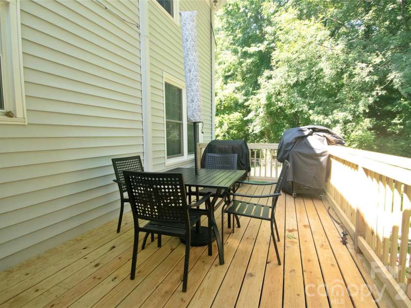 8301 Abercorn Lane, Charlotte, NC 28227.  MLS# CAR4404705, YatesRealty ID 37841. 