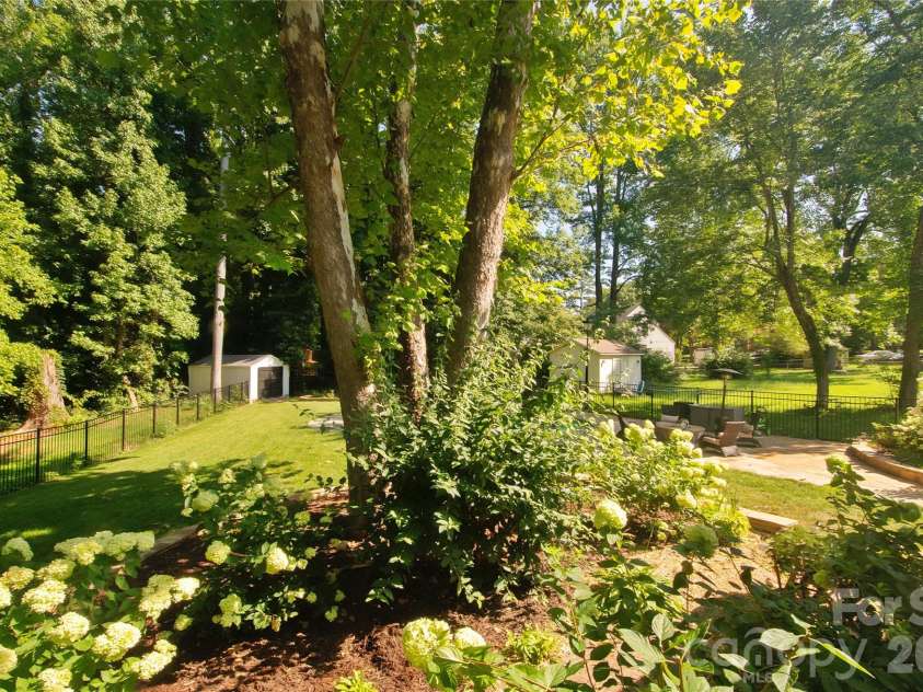 8301 Abercorn Lane, Charlotte, NC 28227.  MLS# CAR4404705, YatesRealty ID 37841. 