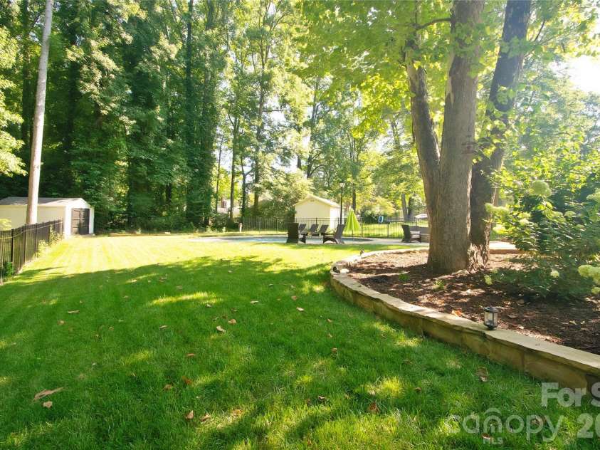 8301 Abercorn Lane, Charlotte, NC 28227.  MLS# CAR4404705, YatesRealty ID 37841. 