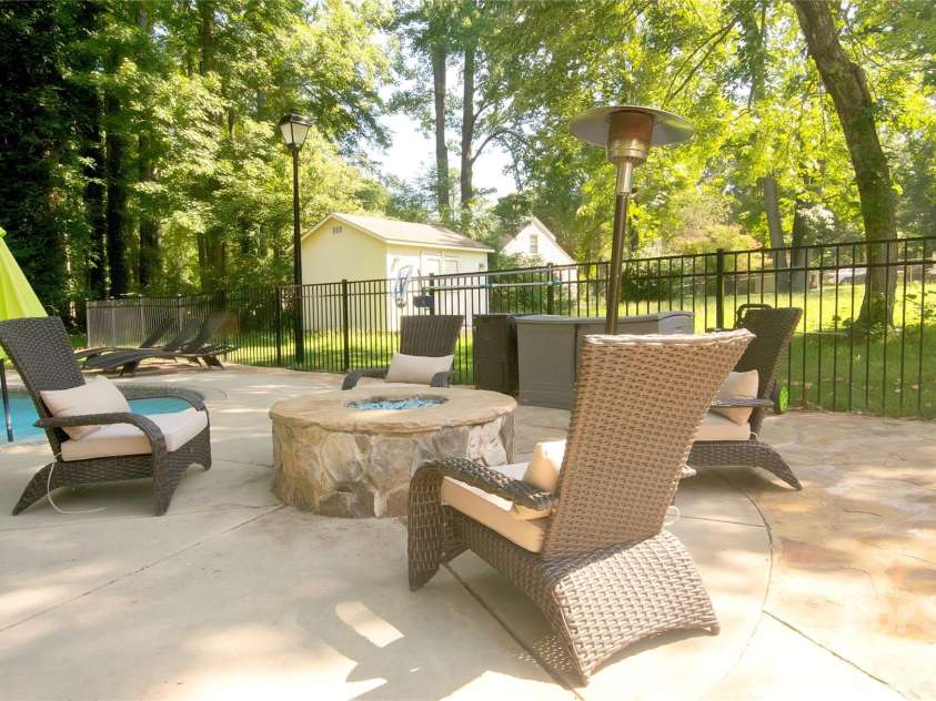 8301 Abercorn Lane, Charlotte, NC 28227.  MLS# CAR4404705, YatesRealty ID 37841. 
