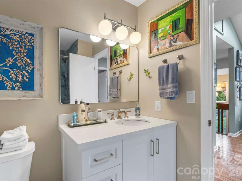 121 Stonecrest Drive, Asheville, NC 28803.  MLS# CAR4404285, YatesRealty ID 37842. Hall Bathroom