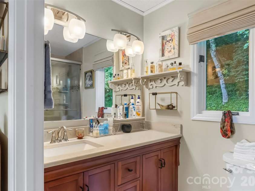 121 Stonecrest Drive, Asheville, NC 28803.  MLS# CAR4404285, YatesRealty ID 37842. Primary bathroom