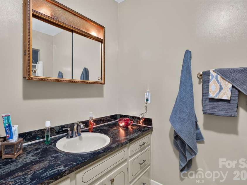 6507 Paleface Place, Charlotte, NC 28214.  MLS# CAR4405415, YatesRealty ID 37843. 