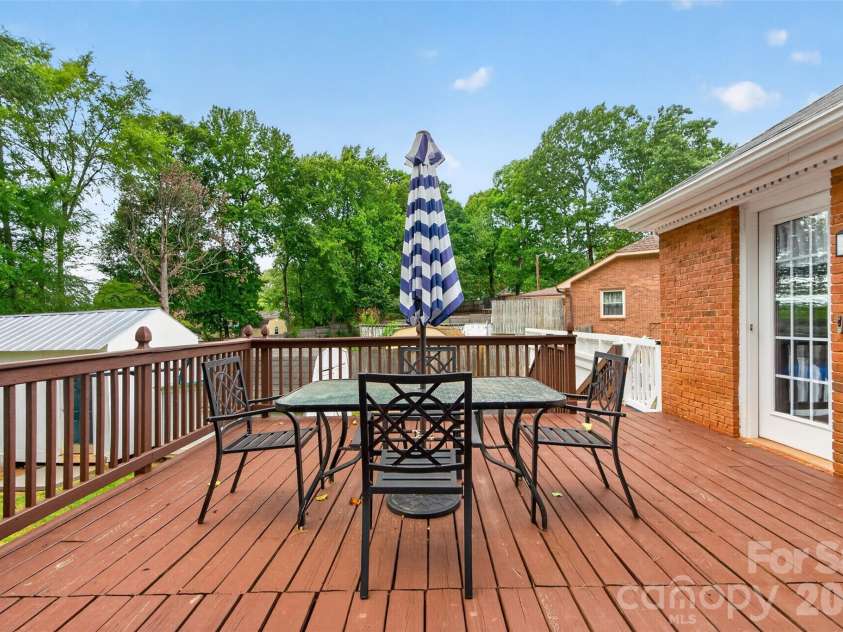 6507 Paleface Place, Charlotte, NC 28214.  MLS# CAR4405415, YatesRealty ID 37843. 