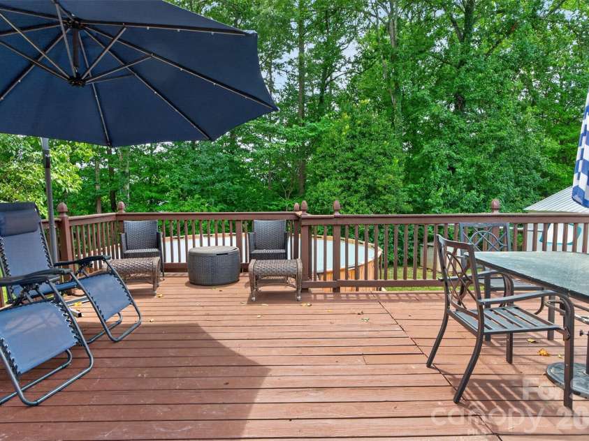 6507 Paleface Place, Charlotte, NC 28214.  MLS# CAR4405415, YatesRealty ID 37843. 