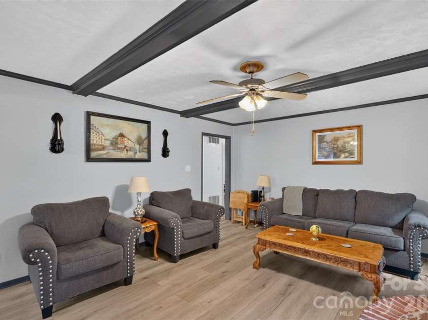 6507 Paleface Place, Charlotte, NC 28214.  MLS# CAR4405415, YatesRealty ID 37843. 