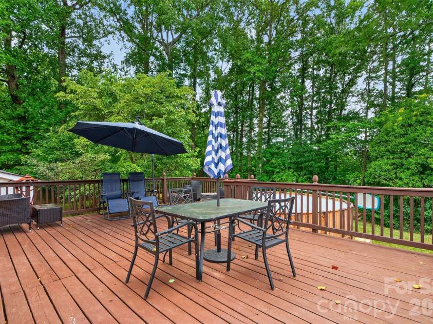 6507 Paleface Place, Charlotte, NC 28214.  MLS# CAR4405415, YatesRealty ID 37843. 