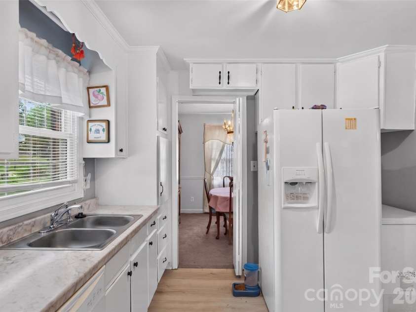 6507 Paleface Place, Charlotte, NC 28214.  MLS# CAR4405415, YatesRealty ID 37843. 