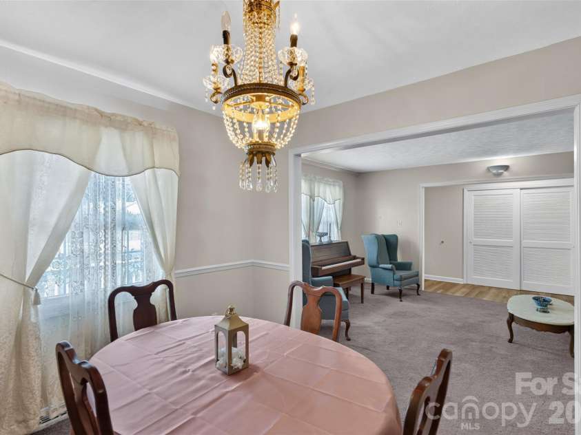 6507 Paleface Place, Charlotte, NC 28214.  MLS# CAR4405415, YatesRealty ID 37843. 