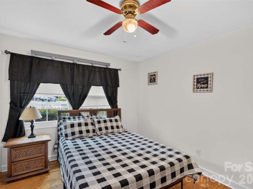 6507 Paleface Place, Charlotte, NC 28214.  MLS# CAR4405415, YatesRealty ID 37843. 