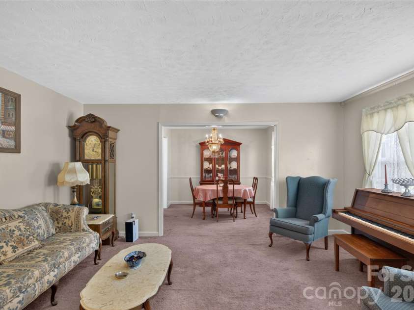 6507 Paleface Place, Charlotte, NC 28214.  MLS# CAR4405415, YatesRealty ID 37843. 
