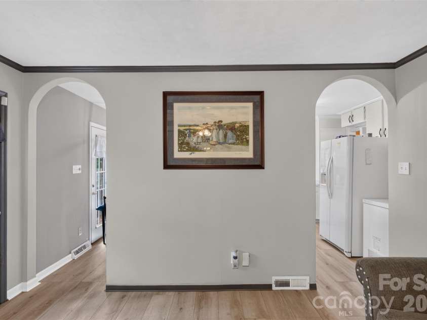 6507 Paleface Place, Charlotte, NC 28214.  MLS# CAR4405415, YatesRealty ID 37843. 