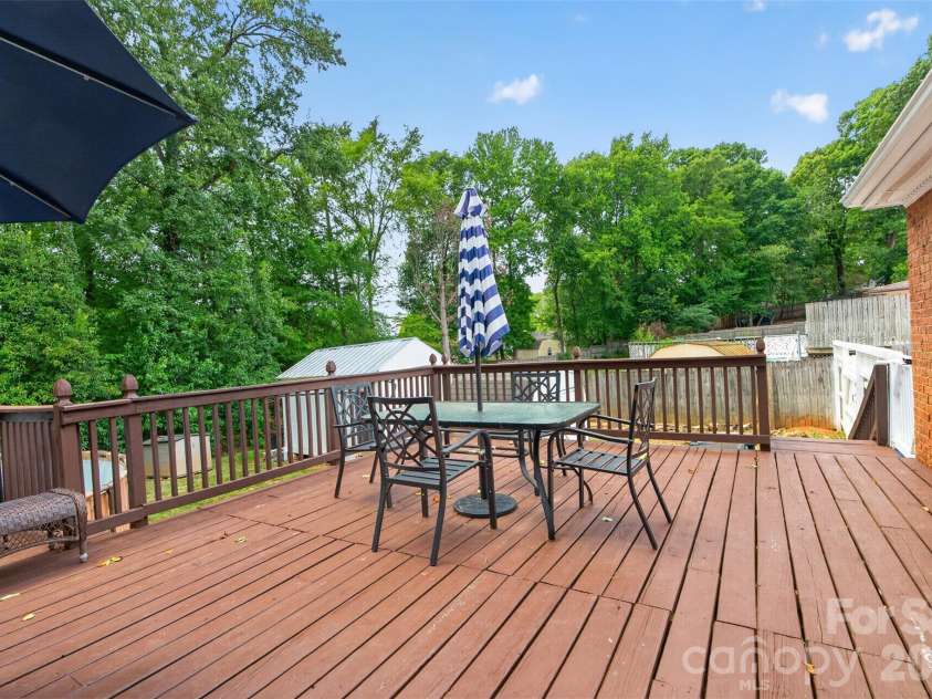 6507 Paleface Place, Charlotte, NC 28214.  MLS# CAR4405415, YatesRealty ID 37843. 