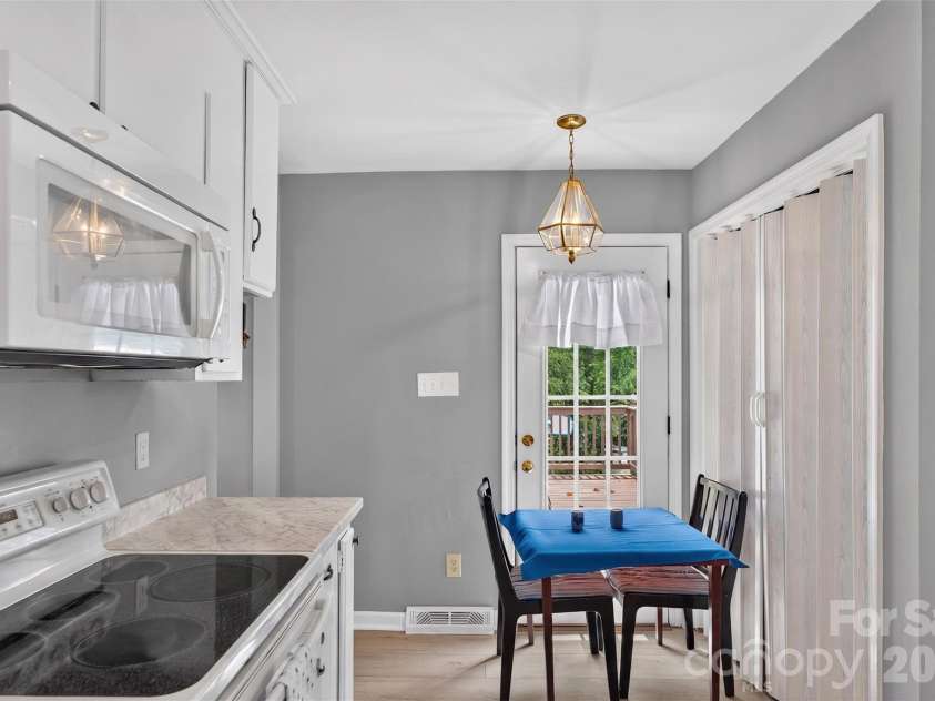 6507 Paleface Place, Charlotte, NC 28214.  MLS# CAR4405415, YatesRealty ID 37843. 