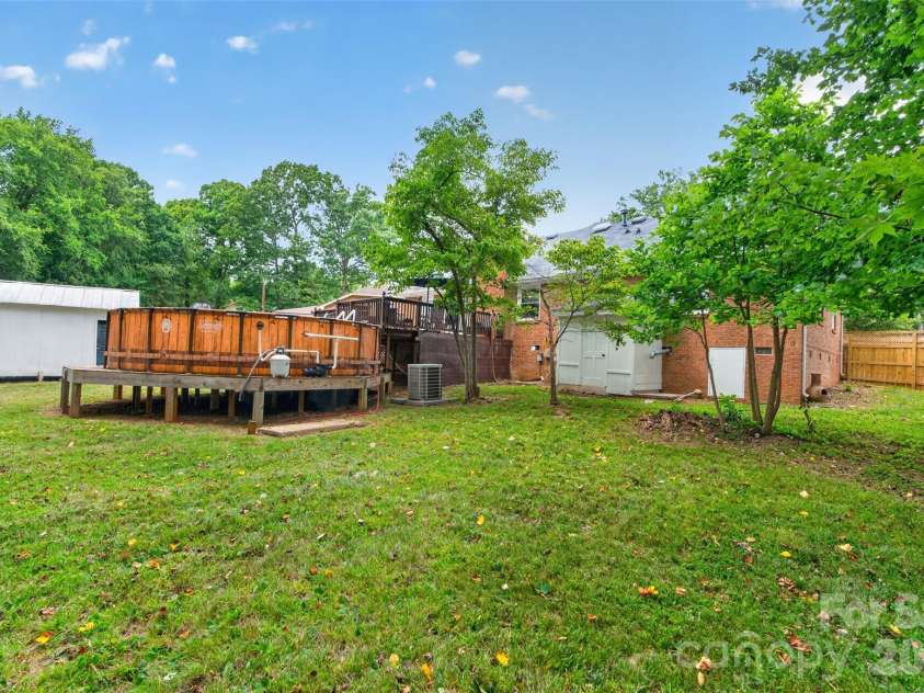 6507 Paleface Place, Charlotte, NC 28214.  MLS# CAR4405415, YatesRealty ID 37843. 