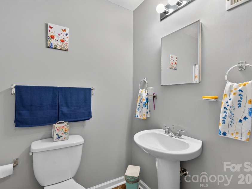 6507 Paleface Place, Charlotte, NC 28214.  MLS# CAR4405415, YatesRealty ID 37843. 