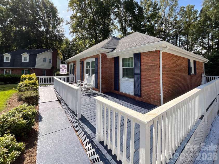 6507 Paleface Place, Charlotte, NC 28214.  MLS# CAR4425542, YatesRealty ID 37843. 