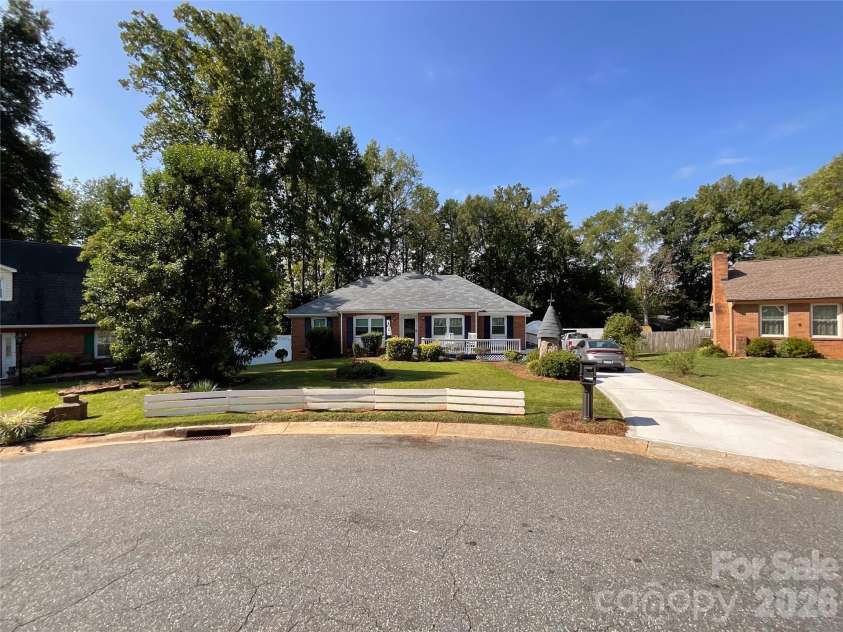 6507 Paleface Place, Charlotte, NC 28214.  MLS# CAR4425542, YatesRealty ID 37843. 