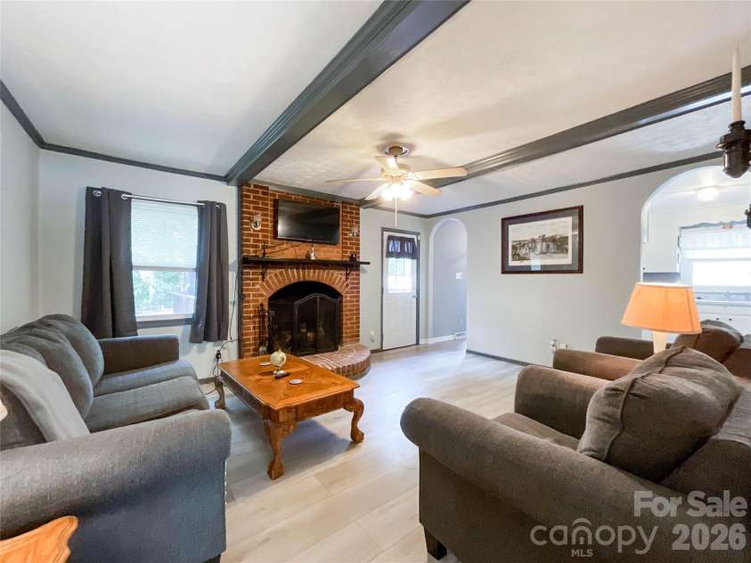 6507 Paleface Place, Charlotte, NC 28214.  MLS# CAR4425542, YatesRealty ID 37843. 