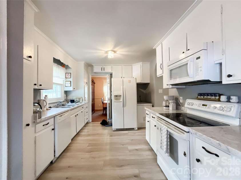 6507 Paleface Place, Charlotte, NC 28214.  MLS# CAR4425542, YatesRealty ID 37843. 