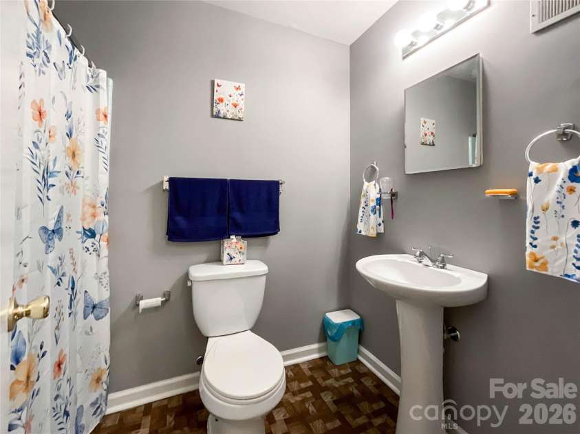 6507 Paleface Place, Charlotte, NC 28214.  MLS# CAR4425542, YatesRealty ID 37843. 