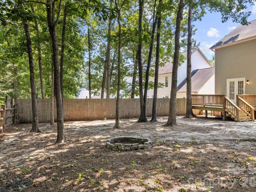 2149 Charles Towne Court, Kannapolis, NC 28083.  MLS# CAR4405408, YatesRealty ID 37845. 