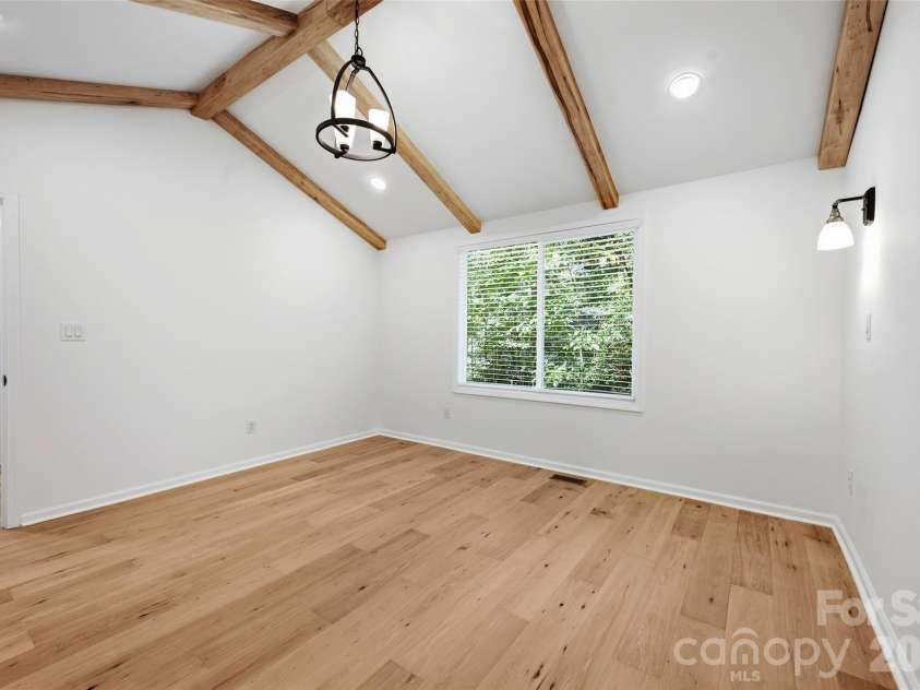126 39th Avenue Court, Hickory, NC 28601.  MLS# CAR4405295, YatesRealty ID 37847. 