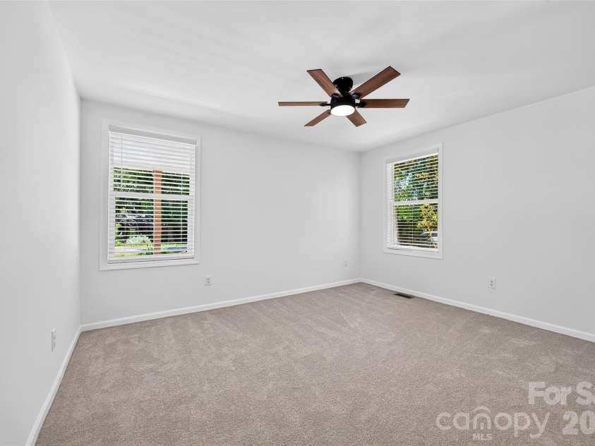 126 39th Avenue Court, Hickory, NC 28601.  MLS# CAR4405295, YatesRealty ID 37847. 